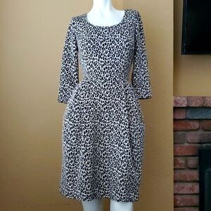 BETSEY JOHNSON Leopard Print ¾ Sleeve Pleated Flared Dress SIZE: 2